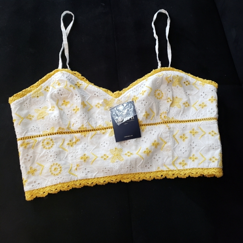 Summer Lace Crop Top - Picture 1 of 4